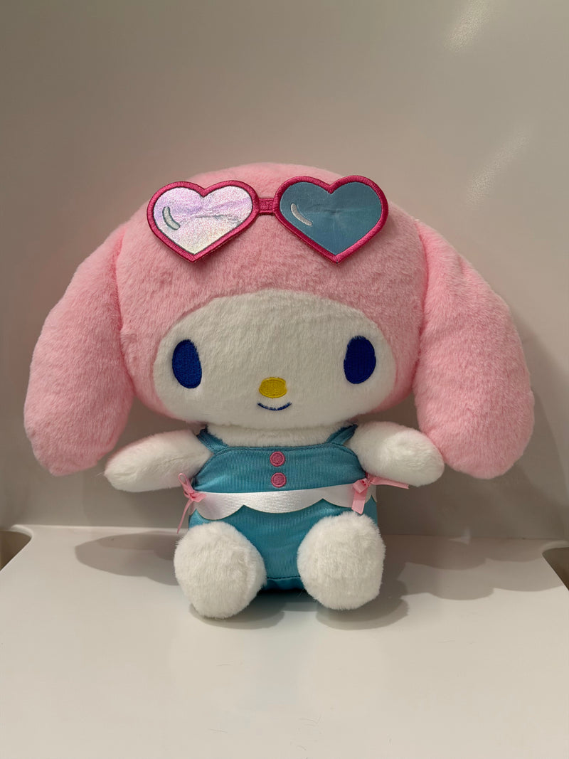 My Melody Jump into Summer Kollektion, 25 cm grosses Plüschtier in sitzender Position